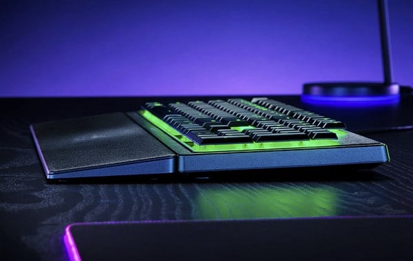 Razer Ornata V3 X RGB Silent Membrane Low Profile Gaming Keyboard - Desktop Overview 1