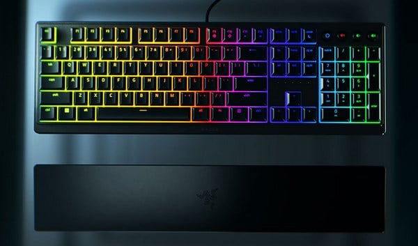 Razer Ornata V3 RGB Mecha-Membrane Low Profile Gaming Keyboard - Desktop Overview 5