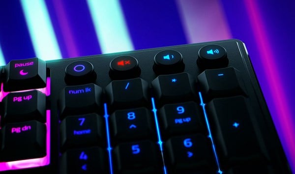 Razer Ornata V3 RGB Mecha-Membrane Low Profile Gaming Keyboard - Desktop Overview 4